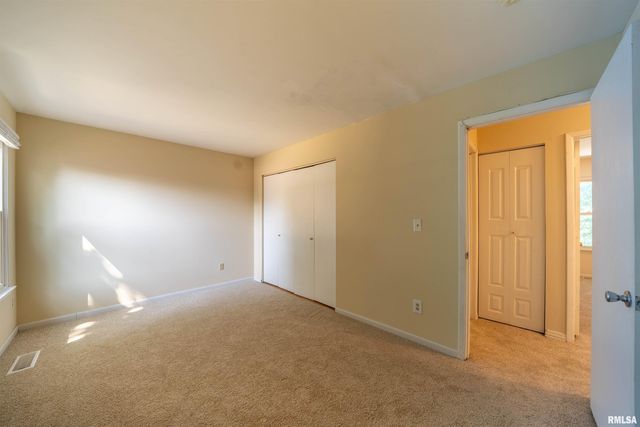 3563 W SAYMORE Lane, Peoria, IL 61615