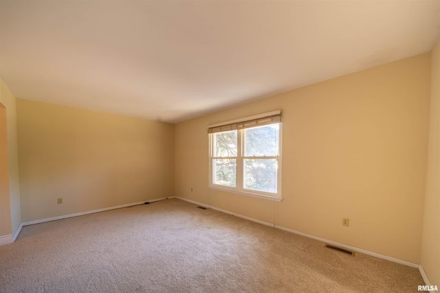 3563 W SAYMORE Lane, Peoria, IL 61615