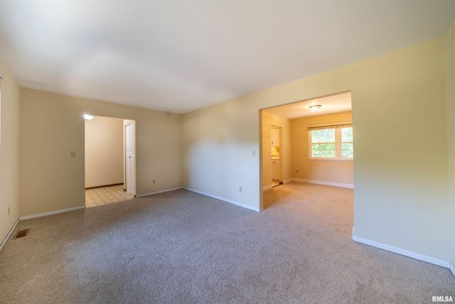 3563 W SAYMORE Lane, Peoria, IL 61615