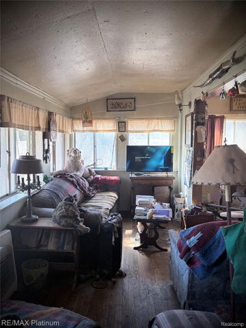 2555 E Cohoctah Road, Deerfield Township, MI 48855