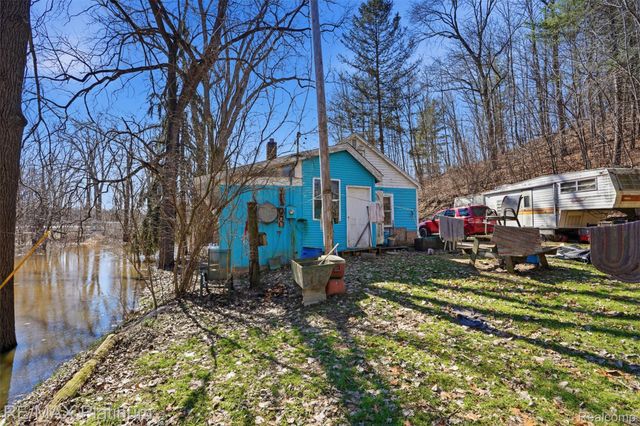 2555 E Cohoctah Road, Deerfield Township, MI 48855