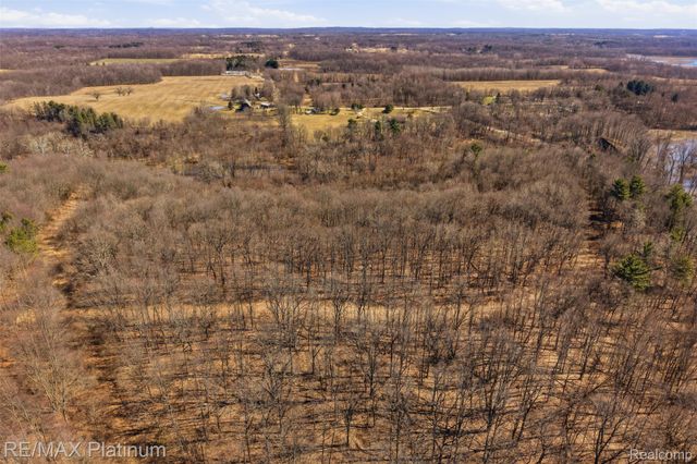 2555 E Cohoctah Road, Deerfield Township, MI 48855