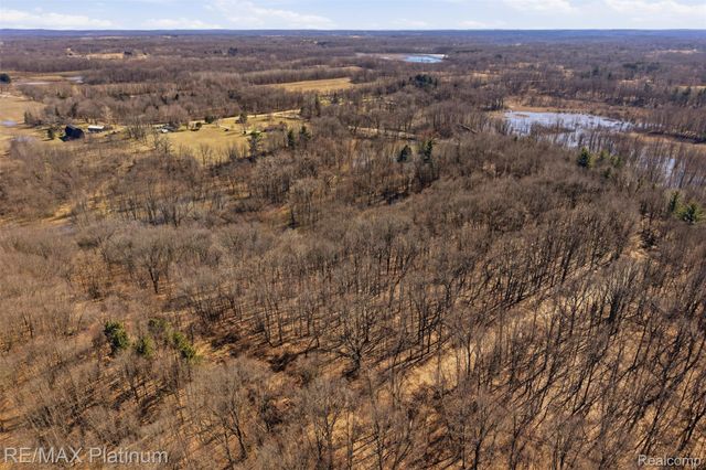 2555 E Cohoctah Road, Deerfield Township, MI 48855