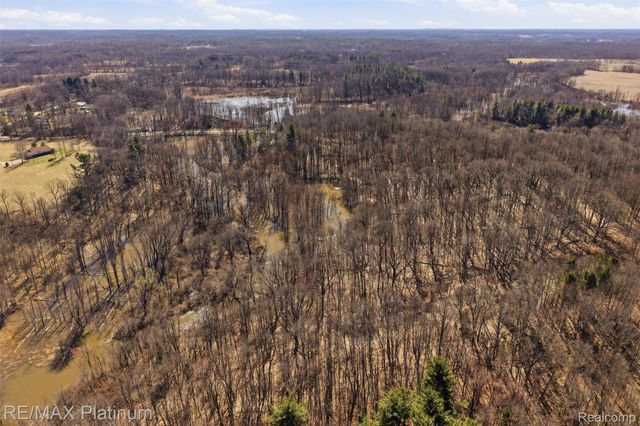 2555 E Cohoctah Road, Deerfield Township, MI 48855