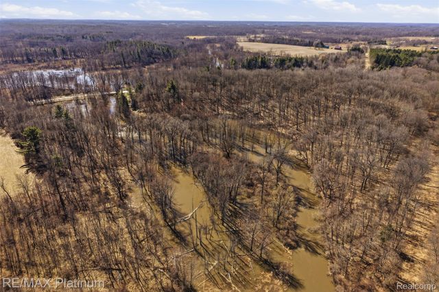 2555 E Cohoctah Road, Deerfield Township, MI 48855