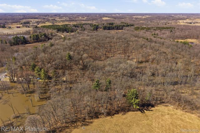 2555 E Cohoctah Road, Deerfield Township, MI 48855