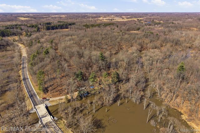 2555 E Cohoctah Road, Deerfield Township, MI 48855