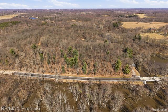 2555 E Cohoctah Road, Deerfield Township, MI 48855