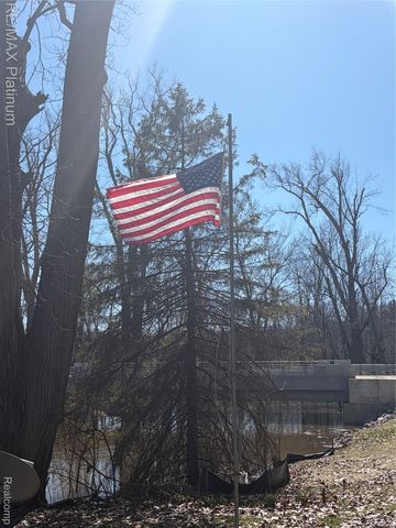 2555 E Cohoctah Road, Deerfield Township, MI 48855