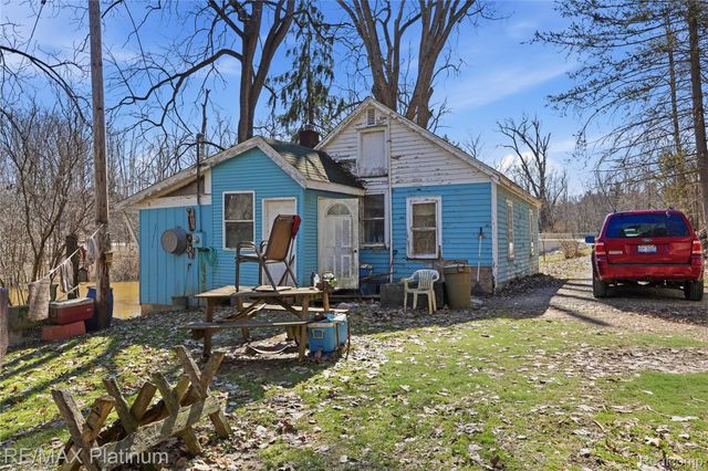 2555 E Cohoctah Road, Deerfield Township, MI 48855