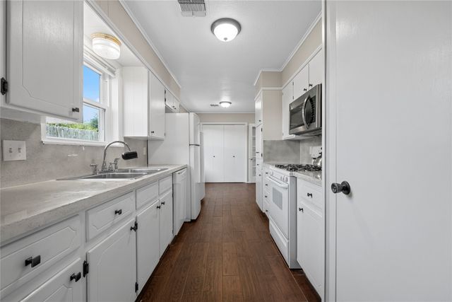 1409 Old Brandon Road, Hillsboro, TX 76645