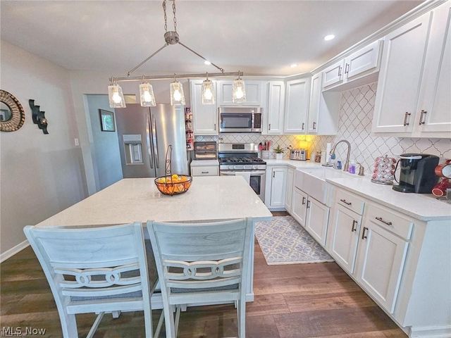 523 Janet Drive, Canfield, OH 44406