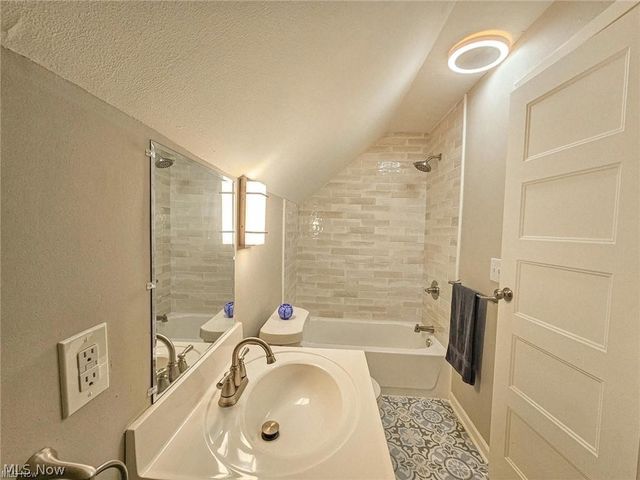 523 Janet Drive, Canfield, OH 44406