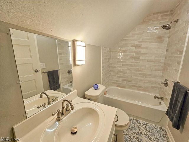 523 Janet Drive, Canfield, OH 44406