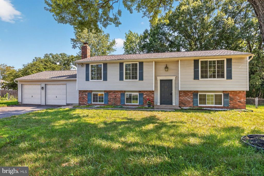 8601 BRIARWOOD CT, Laurel, MD 20708
