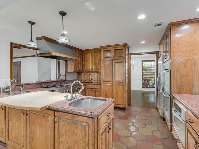 3607 Ripple Creek DR, Austin, TX 78746