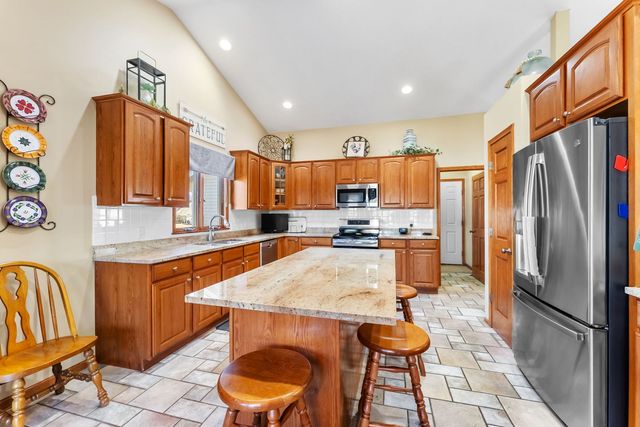 5264 TAYLOR Avenue, Bettendorf, IA 52722