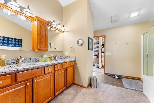 5264 TAYLOR Avenue, Bettendorf, IA 52722