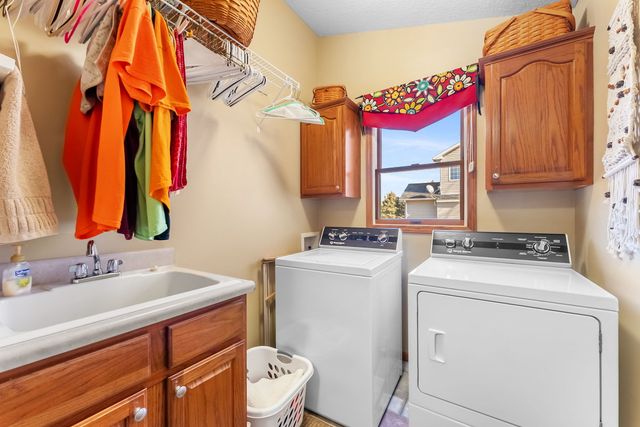 5264 TAYLOR Avenue, Bettendorf, IA 52722