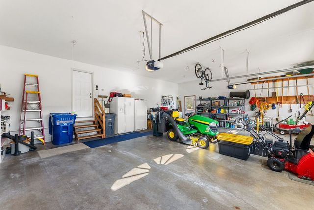 5264 TAYLOR Avenue, Bettendorf, IA 52722