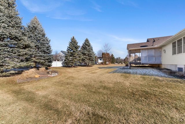 5264 TAYLOR Avenue, Bettendorf, IA 52722