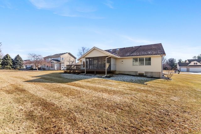 5264 TAYLOR Avenue, Bettendorf, IA 52722