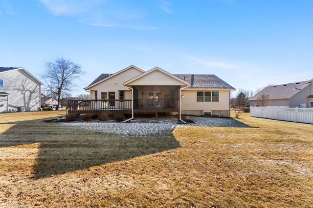 5264 TAYLOR Avenue, Bettendorf, IA 52722