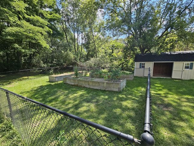1670 N 7th Street, Kalamazoo, MI 49009