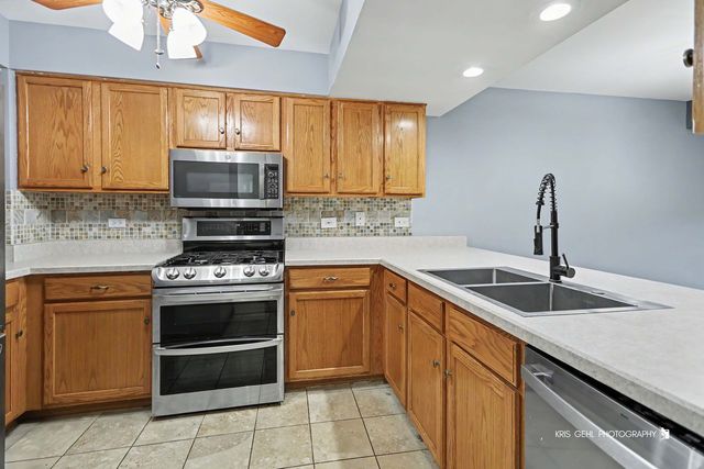 1724 Court Street, Mchenry, IL 60051