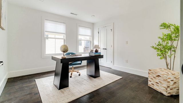 74 Moreland St 2, Somerville, MA 02145