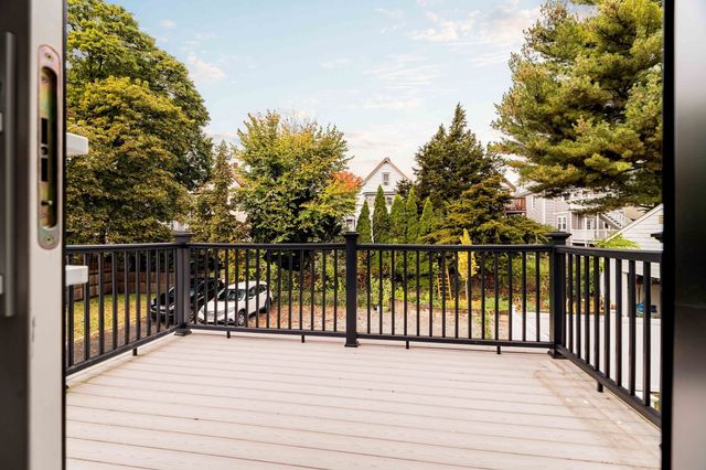 74 Moreland St 2, Somerville, MA 02145