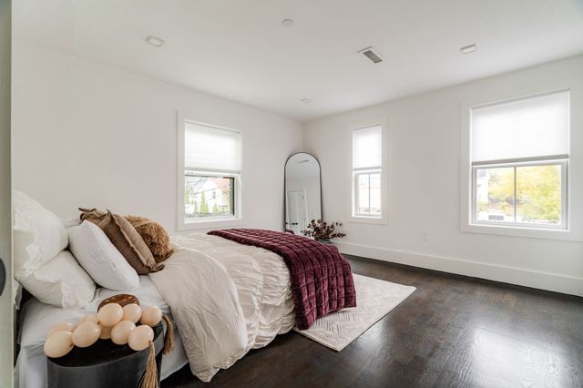 74 Moreland St 2, Somerville, MA 02145