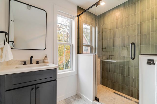 74 Moreland St 2, Somerville, MA 02145