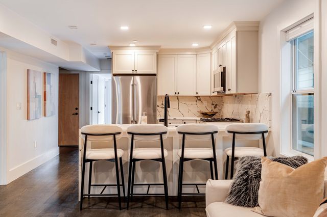 74 Moreland St 2, Somerville, MA 02145