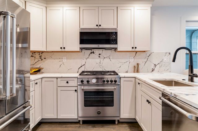 74 Moreland St 2, Somerville, MA 02145