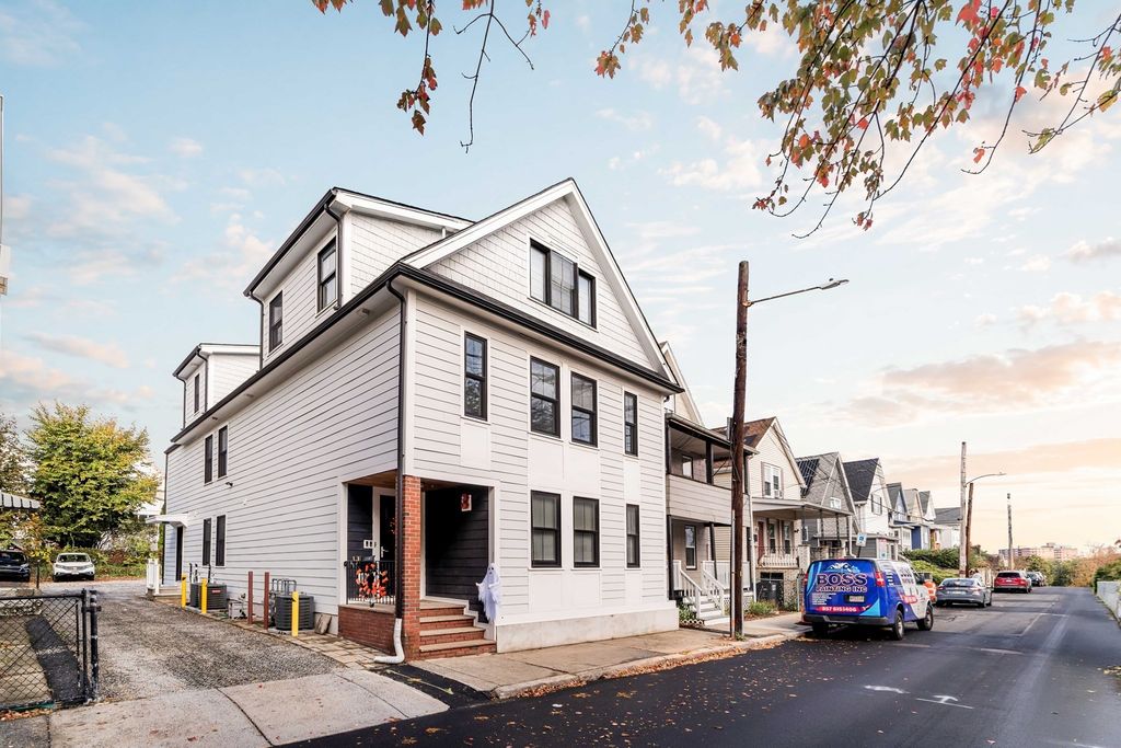 74 Moreland St 2, Somerville, MA 02145
