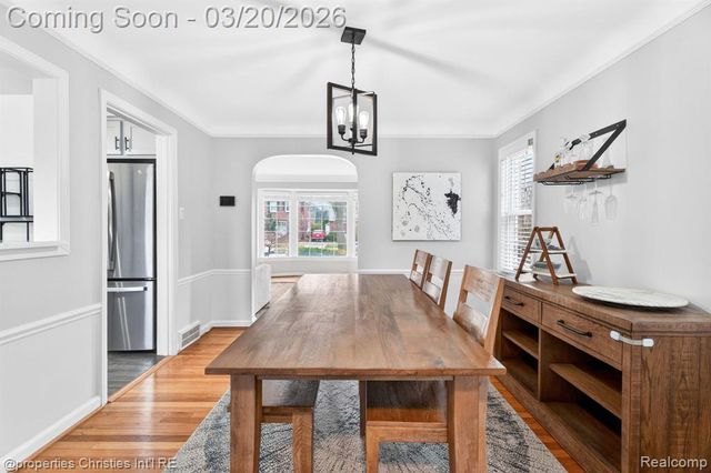 1922 Norwood Drive, Grosse Pointe Woods, MI 48236