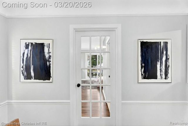 1922 Norwood Drive, Grosse Pointe Woods, MI 48236