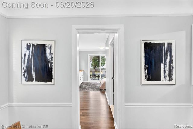 1922 Norwood Drive, Grosse Pointe Woods, MI 48236