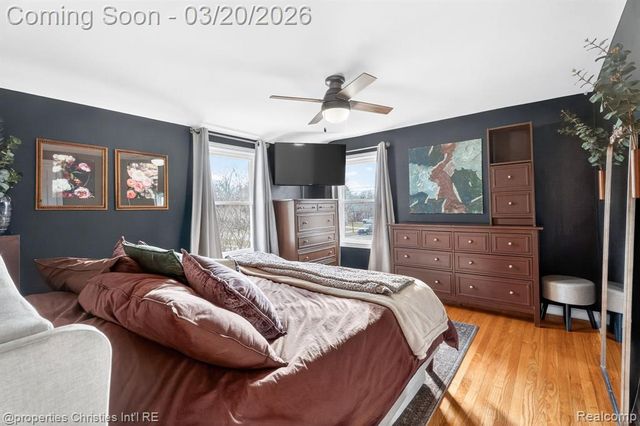 1922 Norwood Drive, Grosse Pointe Woods, MI 48236