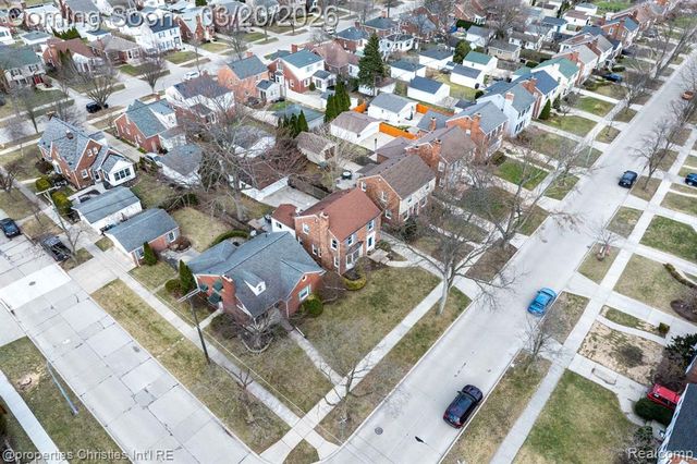 1922 Norwood Drive, Grosse Pointe Woods, MI 48236