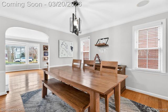 1922 Norwood Drive, Grosse Pointe Woods, MI 48236