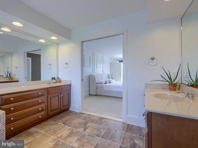 309 CHADWYCK LN, Lititz, PA 17543