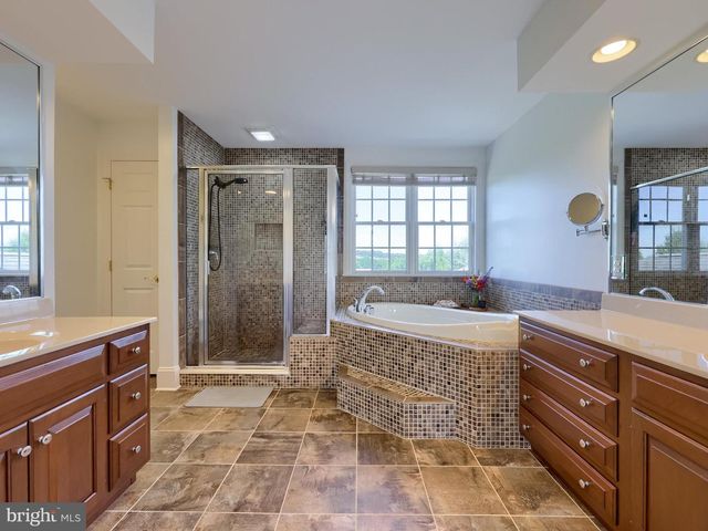 309 CHADWYCK LN, Lititz, PA 17543