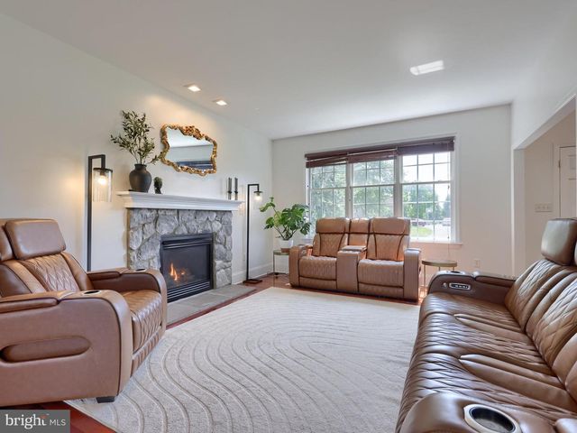 309 CHADWYCK LN, Lititz, PA 17543