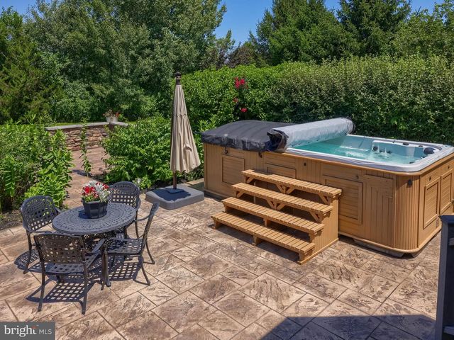 309 CHADWYCK LN, Lititz, PA 17543