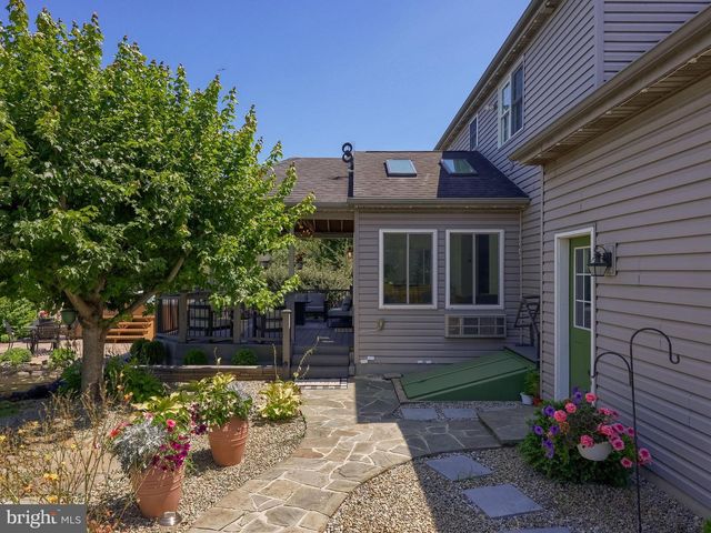 309 CHADWYCK LN, Lititz, PA 17543