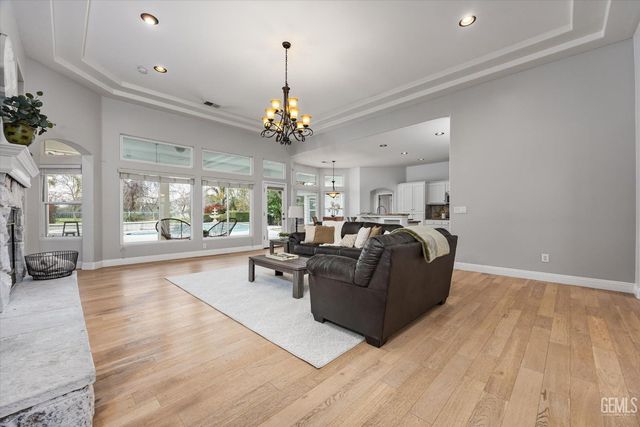 5507 Brigadoon Lane, Bakersfield, CA 93312