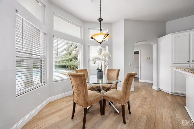 5507 Brigadoon Lane, Bakersfield, CA 93312