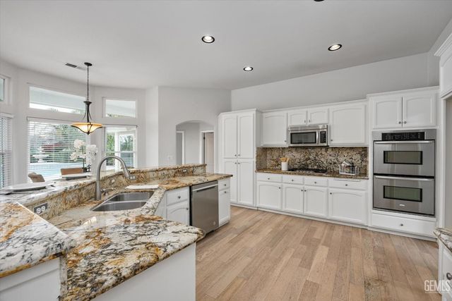 5507 Brigadoon Lane, Bakersfield, CA 93312